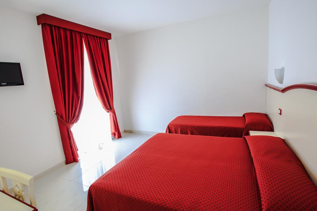 Nelson Hotel Alba Adriatica Oda fotoğraf
