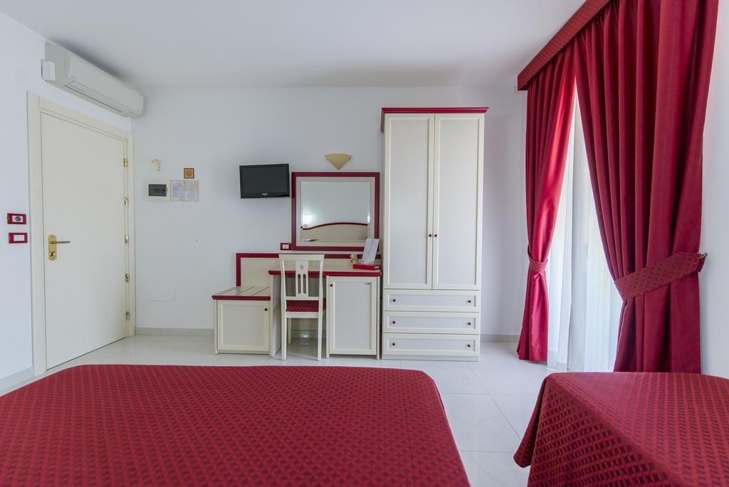 Nelson Hotel Alba Adriatica Dış mekan fotoğraf