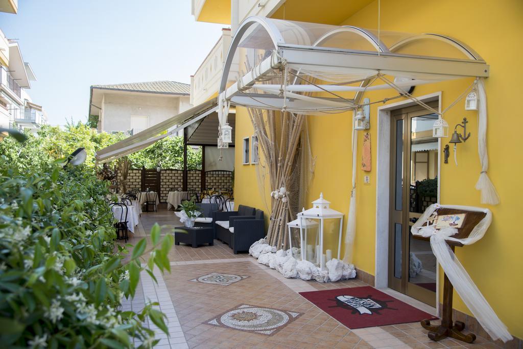 Nelson Hotel Alba Adriatica Dış mekan fotoğraf