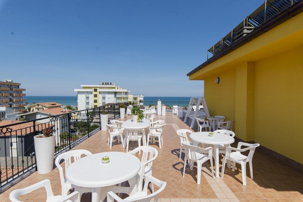 Nelson Hotel Alba Adriatica Dış mekan fotoğraf