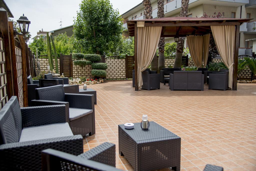 Nelson Hotel Alba Adriatica Dış mekan fotoğraf